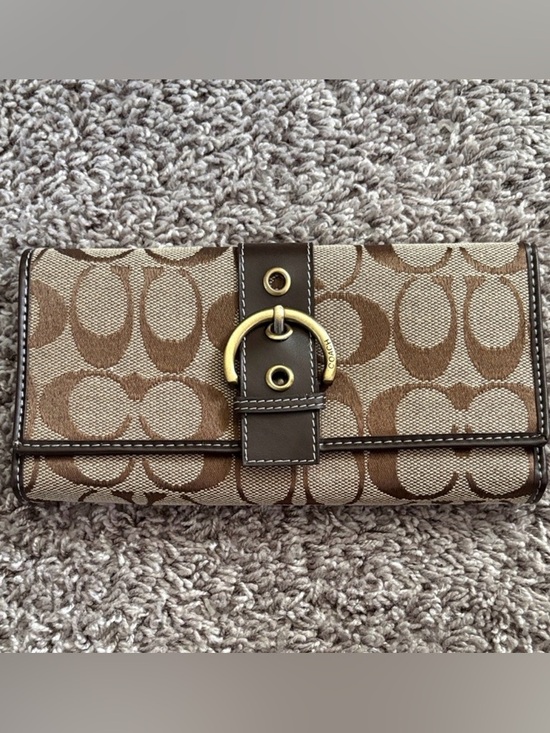 Source Unknown Handbags - Brown Signature Buckle Continental Wallet